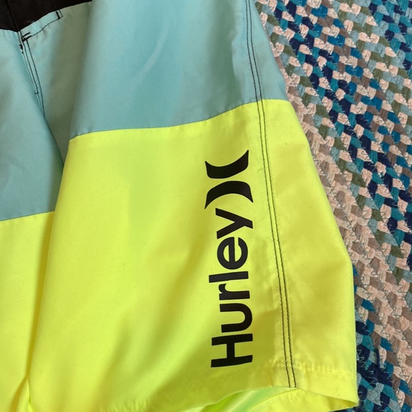 NWT Hurley Boys color block BoardShorts size 18 - Picture 2 of 6
